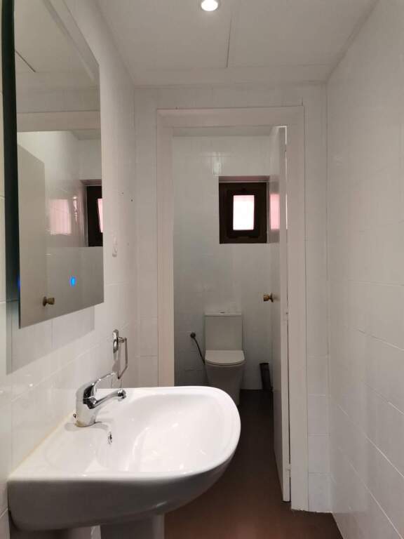 Imagen 2 de Oficina en alquiler junto a Can Rosés