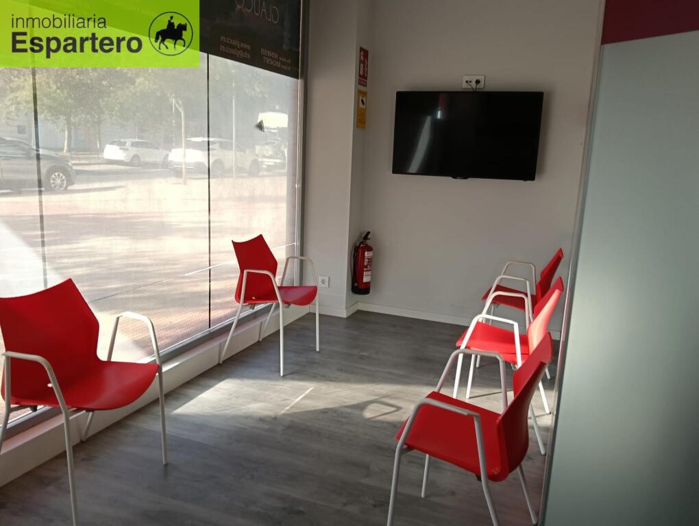 Imagen 3 de Moderno Despacho en Alquiler en Logroño - Portillejo - Valdegastea