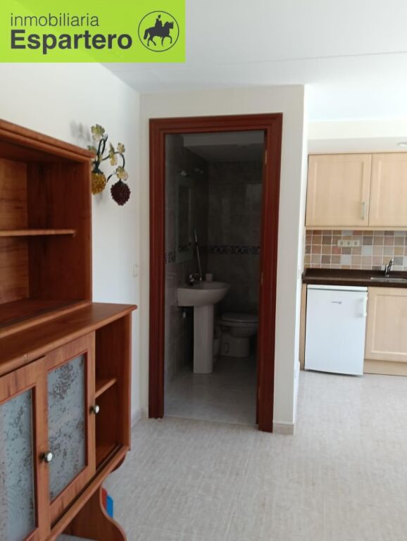 Imagen 3 de Oportunidad Única en Villamediana de Iregua: Merendero con Acceso a Urbanización y Piscina