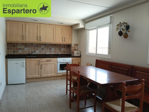 Imagen 4 de Oportunidad Única en Villamediana de Iregua: Merendero con Acceso a Urbanización y Piscina