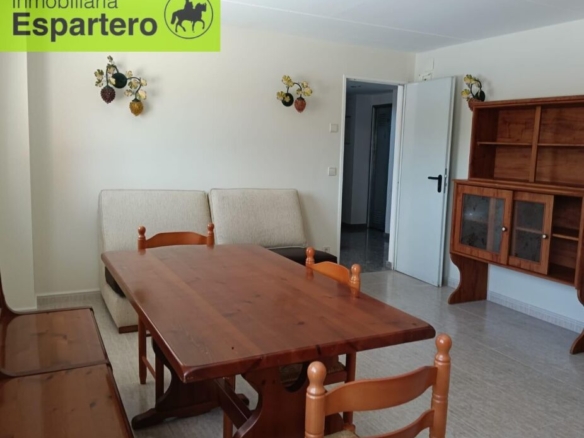 Imagen 1 de Oportunidad Única en Villamediana de Iregua: Merendero con Acceso a Urbanización y Piscina