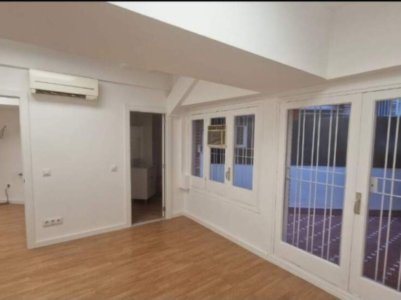 Imagen 1 de Oficina en venta en Ronda General Mitre.