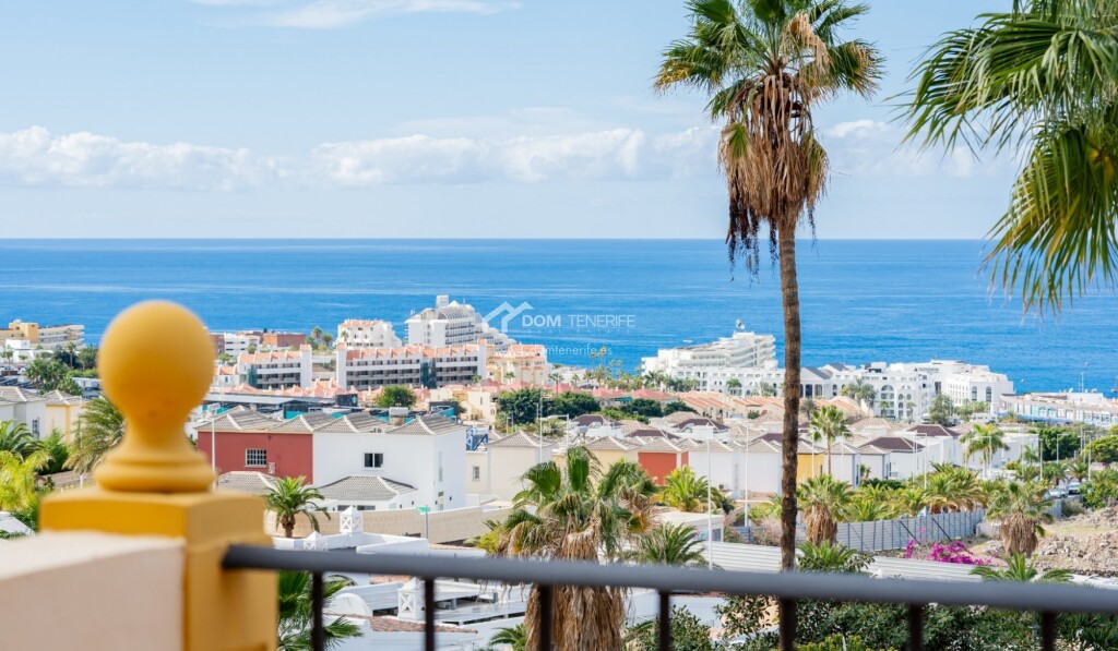 Imagen 1 de Casa de pueblo en Venta en Adeje Santa Cruz de Tenerife