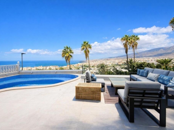 Imagen 1 de Impresionante villa de lujo en Costa Adeje