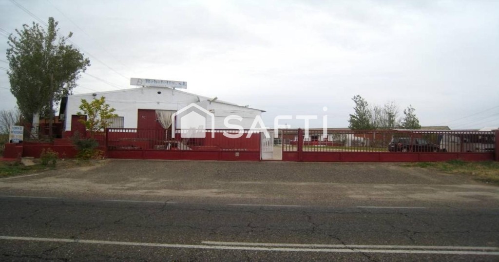 Imagen 1 de ! Gran nave industrial en Portillo