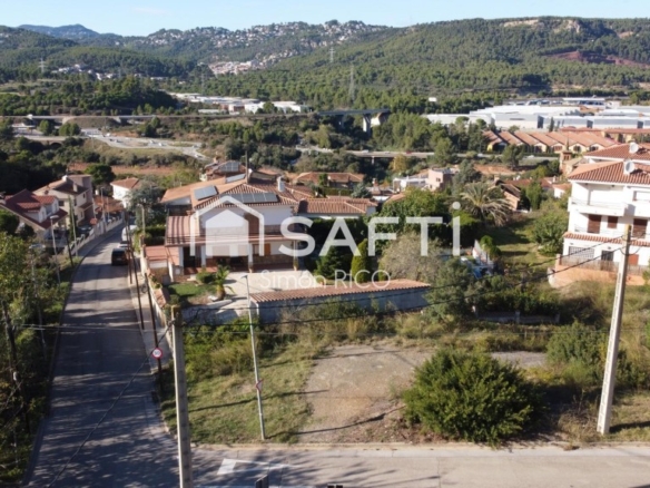 po-1250334-imagen - El Club del Propietario Imagen 1 de Terreno plano PROYECTO COMPLETO a un paso de Barcelona