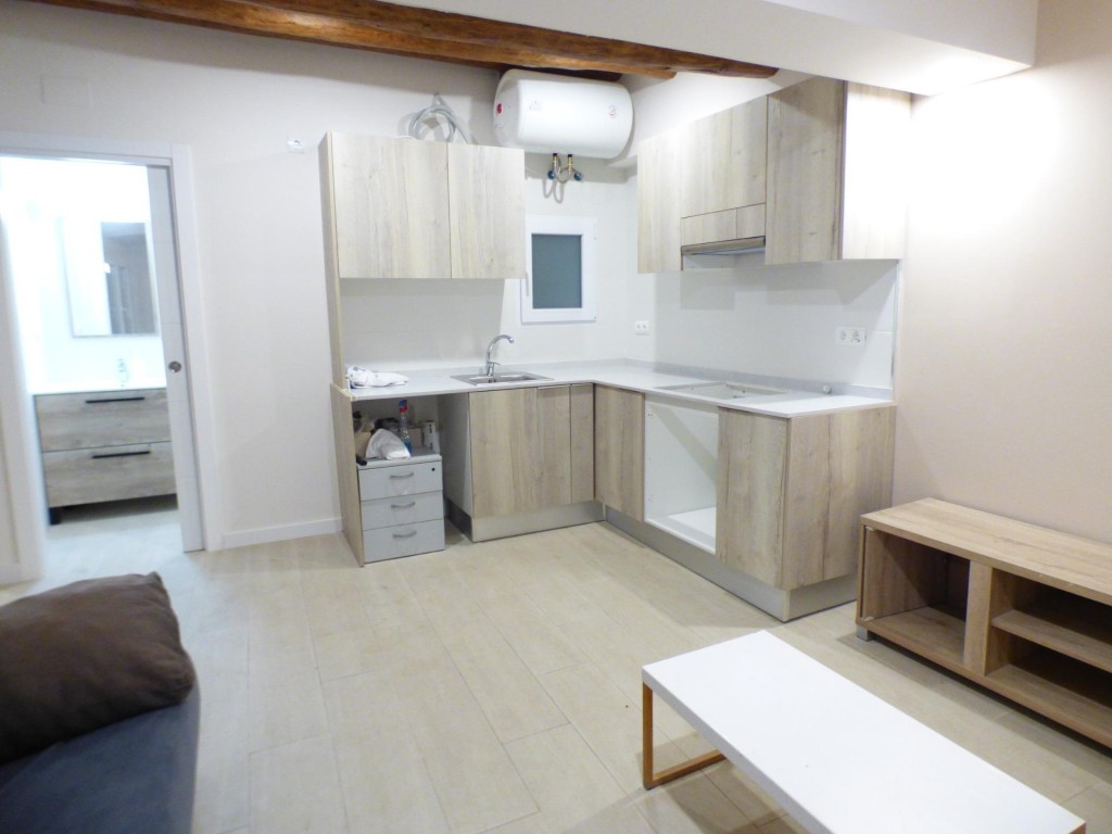 Imagen 2 de DESDE 385 € - ATICO DE 1 HAB. CON GRAN TERRAZA EN EL CENTRO DE SANT FRUITOS DE BAGES CON REFORMA A ESTRENAR