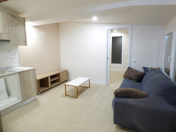 Imagen 3 de DESDE 385 € - ATICO DE 1 HAB. CON GRAN TERRAZA EN EL CENTRO DE SANT FRUITOS DE BAGES CON REFORMA A ESTRENAR