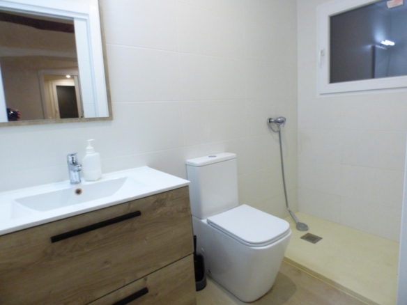 Imagen 4 de DESDE 385 € - ATICO DE 1 HAB. CON GRAN TERRAZA EN EL CENTRO DE SANT FRUITOS DE BAGES CON REFORMA A ESTRENAR