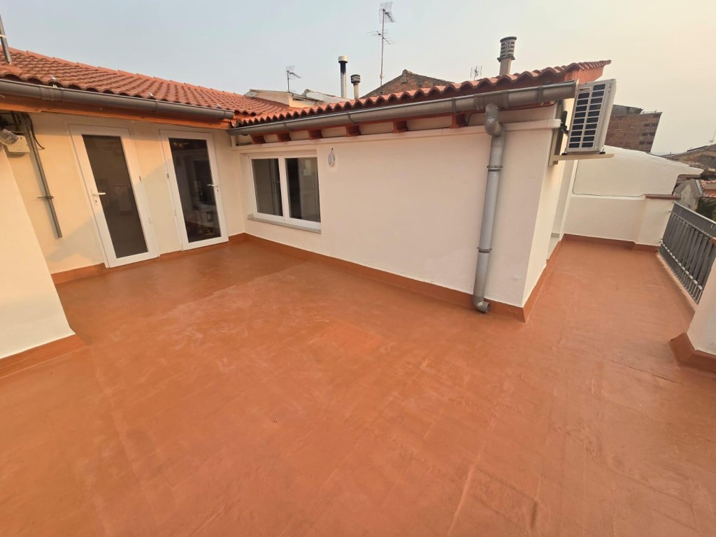 Imagen 1 de DESDE 385 € - ATICO DE 1 HAB. CON GRAN TERRAZA EN EL CENTRO DE SANT FRUITOS DE BAGES CON REFORMA A ESTRENAR