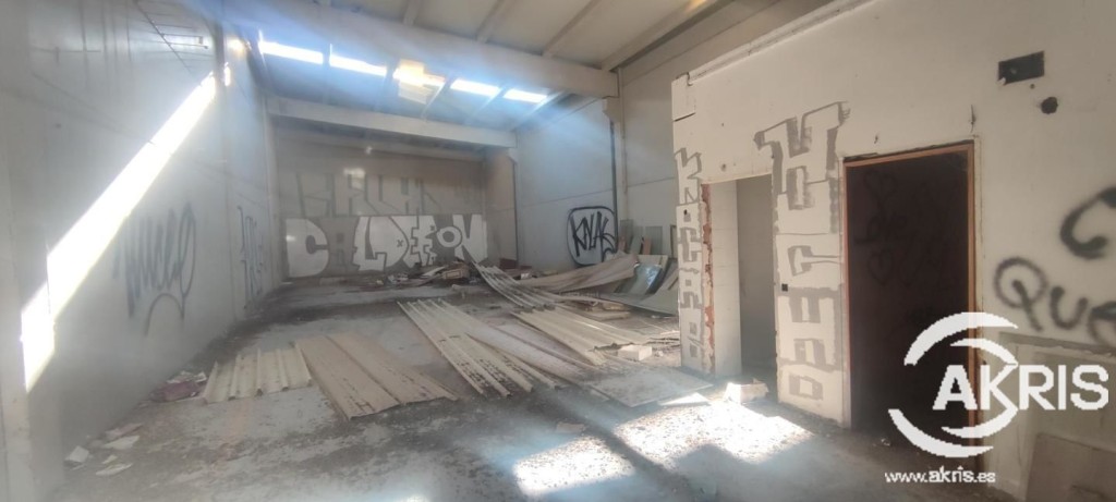 Imagen 1 de Nave Industrial Ocupada en el Viso de San Juan