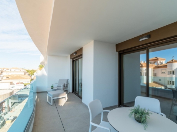 Imagen 1 de Residencial de obra nueva a 500 metros del mar en Playa Flamenca