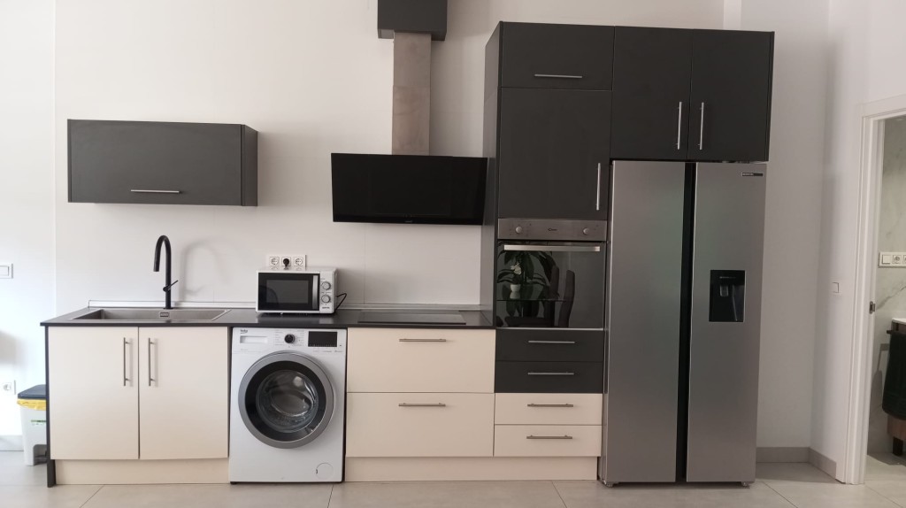 Imagen 2 de PISO EN ALQUILER DE SEPTIEMBRE-JULIO RECIEN REFORMADO