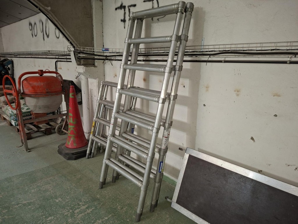 Imagen 3 de SE TRASPASA empresa de carpintería metálica en La Rinconada