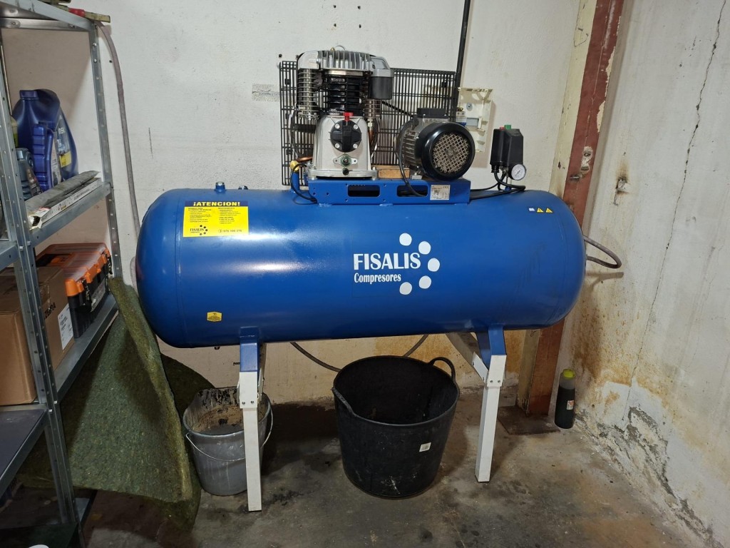 Imagen 4 de SE TRASPASA empresa de carpintería metálica en La Rinconada