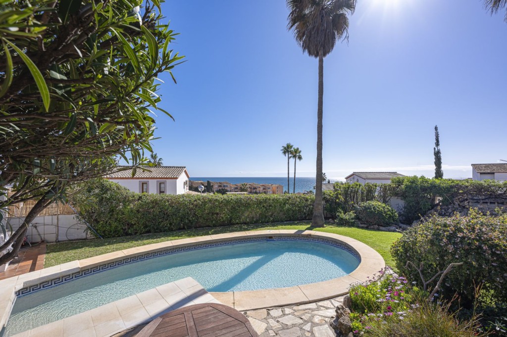 Imagen 4 de Chalet independiente con vistas al mar en El Faro de Mijas