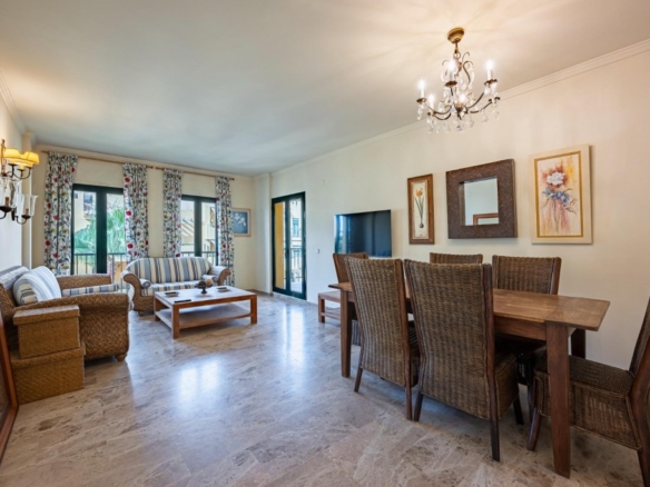 Imagen 4 de Exclusiva Rivera Estates – Piso con vistas al mar en Marbella