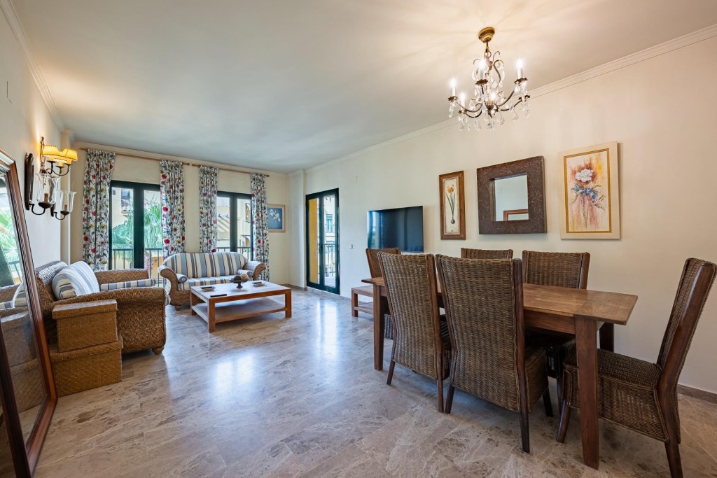 Imagen 4 de Exclusiva Rivera Estates – Piso con vistas al mar en Marbella