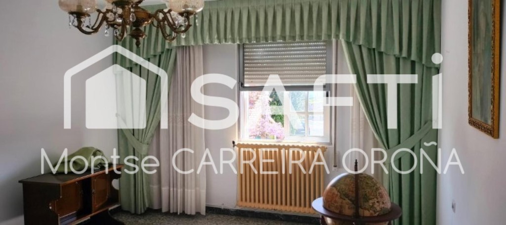 Imagen 1 de Casa pareada en Conxo con espacio exterior y potencial para reformar a tu gusto