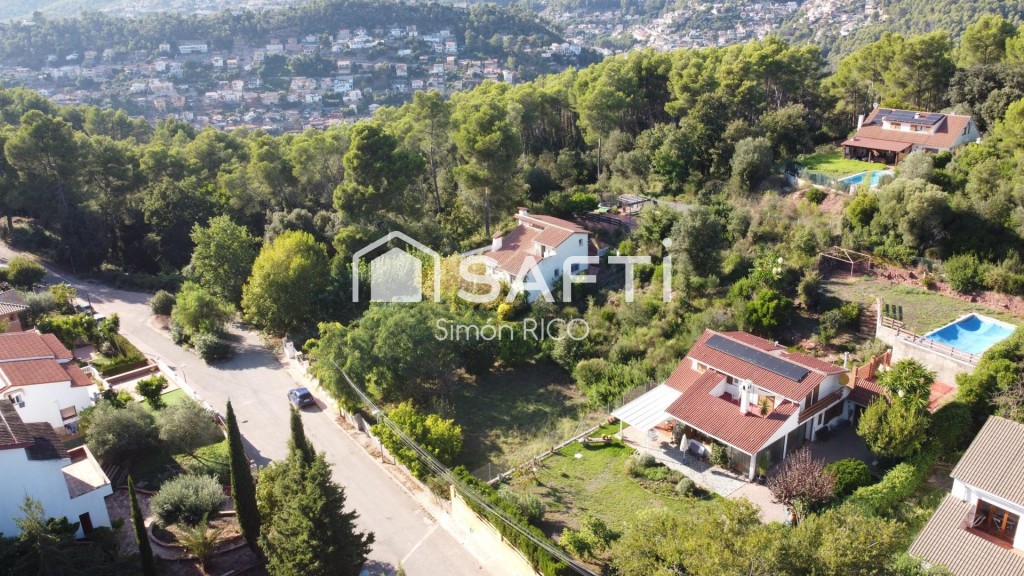 Imagen 1 de Gran Terreno plano listo para construir en Cervelló