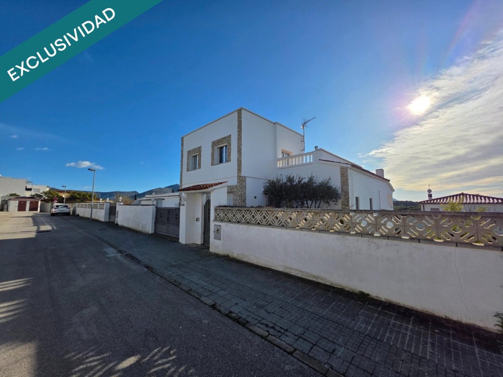 Imagen 1 de Casa en venta con terreno 820m2 Las Garrigas Roses