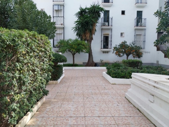 Imagen 1 de ESPECTACULAR PISO REFORMADO A ESTRENAR A 2 MINUTOS DE LA PLAYA