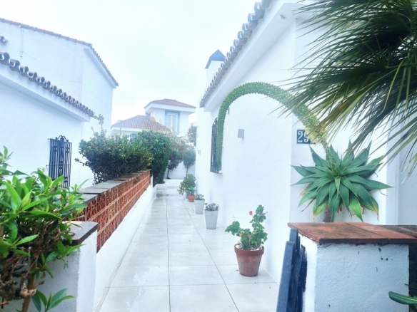 Imagen 1 de Adosada en Alquiler en Manilva Málaga