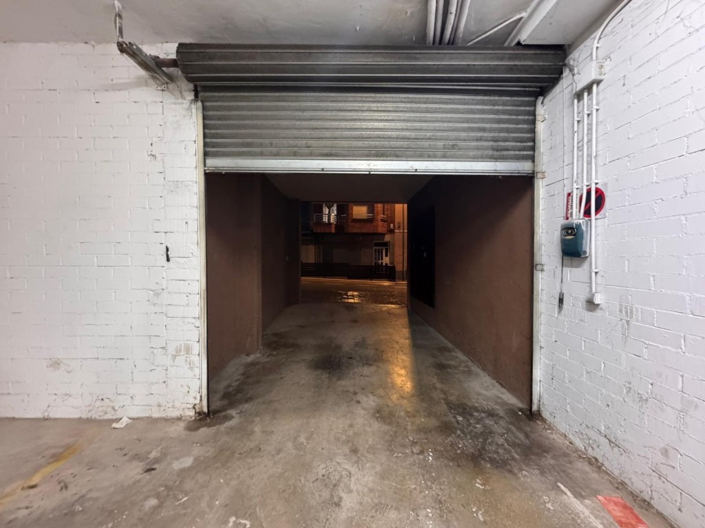 Imagen 4 de Amplia plaza de párquing en venta en el centro de Callús