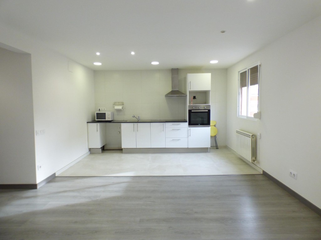 Imagen 1 de 4º PISO SIN ASCENSOR TOTALMENTE REFORMADO CON 3 HAB. EN EL CENTRO DE SANT JOAN DE VILATORRADA