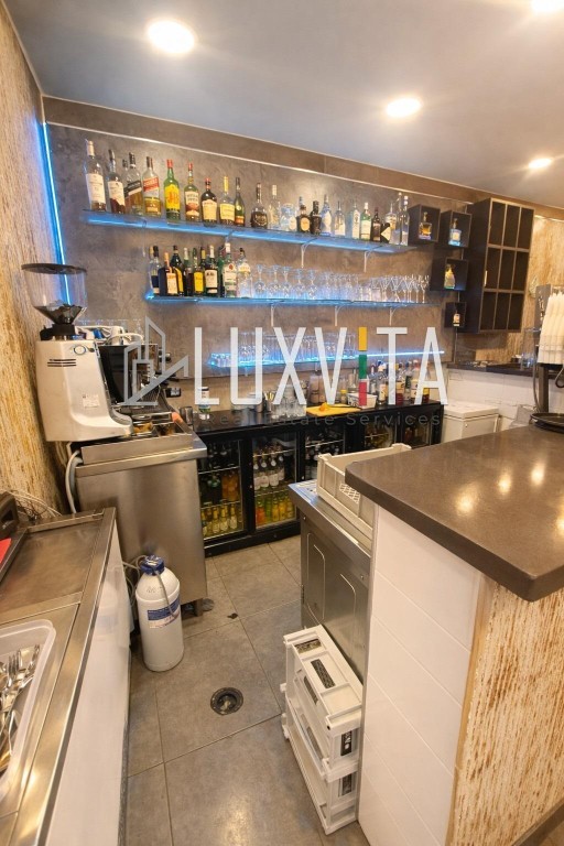 Imagen 3 de Oportunidad única: restaurante frente al mar en Los Cristianos