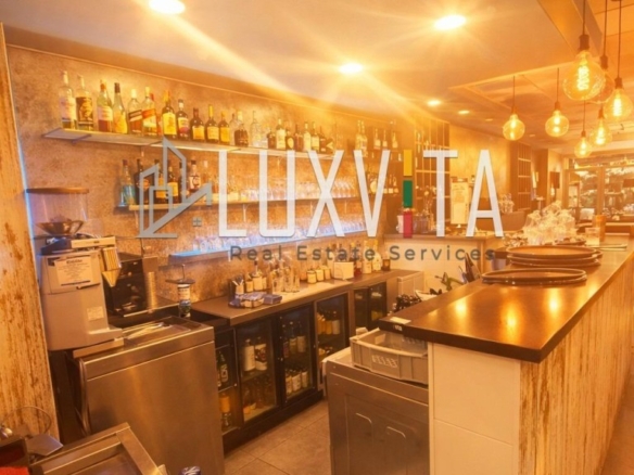 Imagen 4 de Oportunidad única: restaurante frente al mar en Los Cristianos