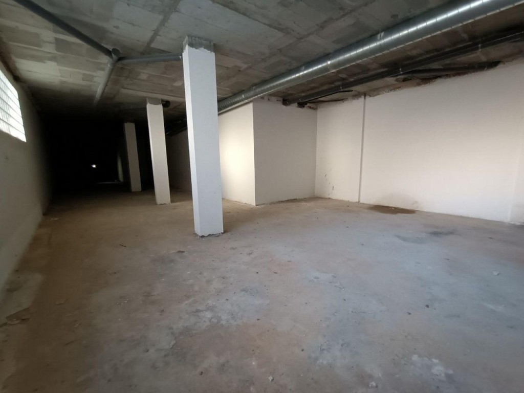 Imagen 3 de Local comercial con gran visibilidad en zona céntrica – Torredembarra