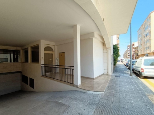 po-1250828-imagen - El Club del Propietario Imagen 1 de Local comercial con gran visibilidad en zona céntrica – Torredembarra