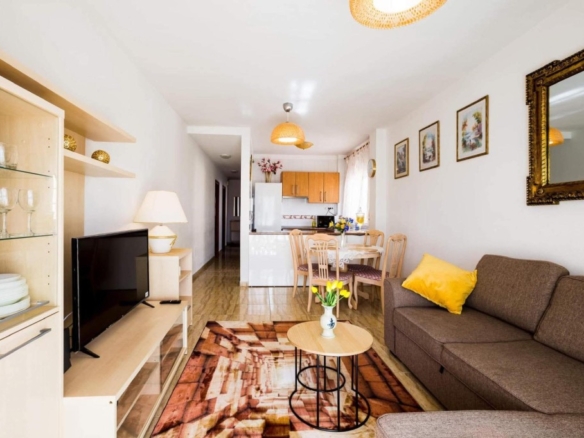 Imagen 2 de EXCLUSIVO APARTAMENTO DE 2 DORMITORIOS EN VENTA JUNTO AL MAR