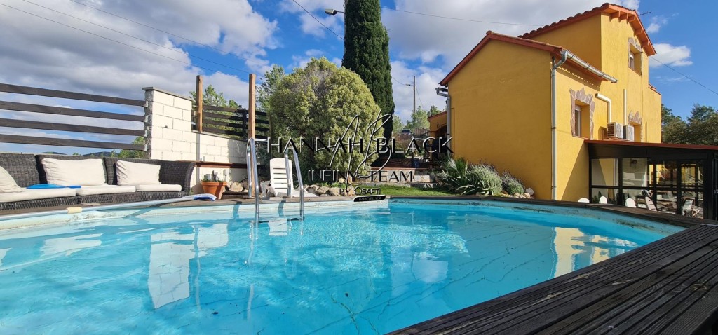 Imagen 1 de Chalet en parcela esquinera de gran altura