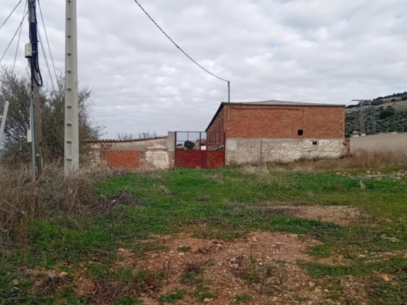 Imagen 4 de Excepcional Solar Urbano en Los Navalucillos: 3.096 m² con Todos los Servicios