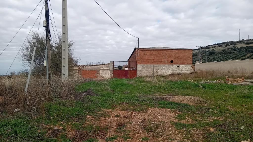 Imagen 4 de Excepcional Solar Urbano en Los Navalucillos: 3.096 m² con Todos los Servicios