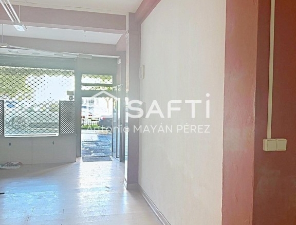 Imagen 1 de Gran oportunidad de bajo comercial a pie de calle.