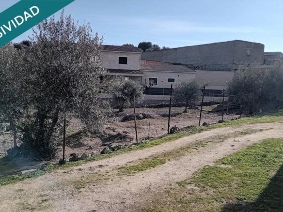 Imagen 4 de Excepcional Solar Urbano en Lagartera: 890 m² con Todos los Servicios