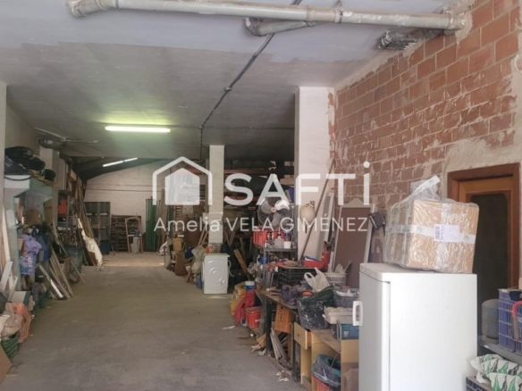 Imagen 3 de Local de gran tamaño con muchas posibilidades.