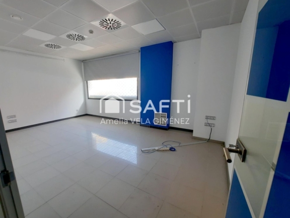 Imagen 4 de Inmejorable local para tu negocio en Puerto de Sagunto.