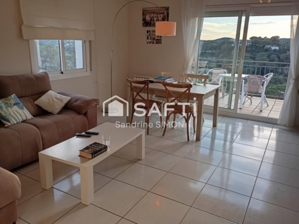 Imagen 2 de Casa con piscina y bonitas vistas despejadas y mar!