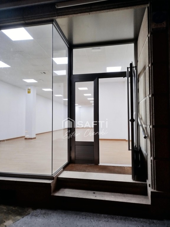 Imagen 1 de Local en alquiler en Avenida da Mahía