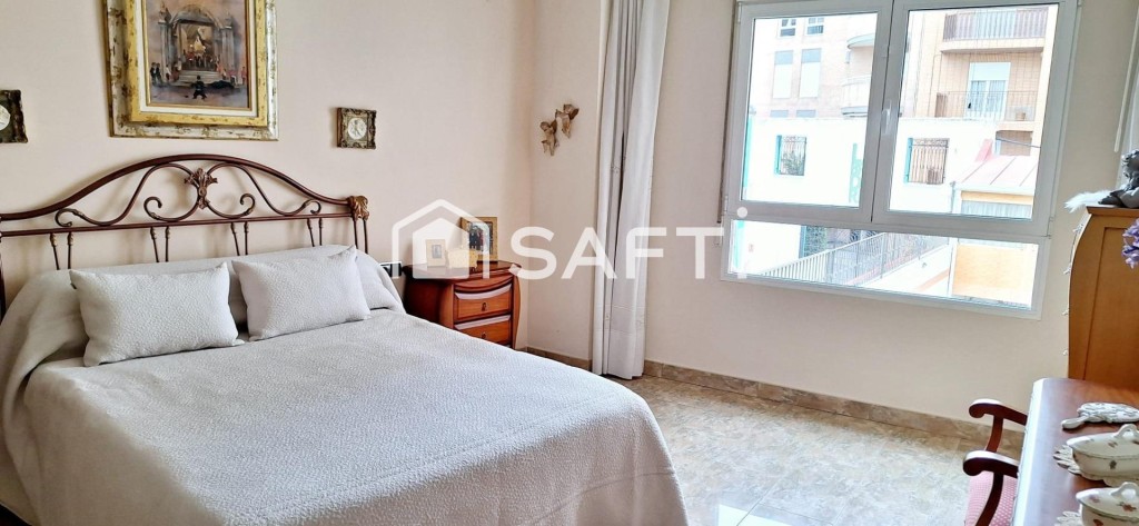 Imagen 4 de IMPRESIONANTE CASA A LA VENTA EN VILLENA DE 455M² SIN COMISION.