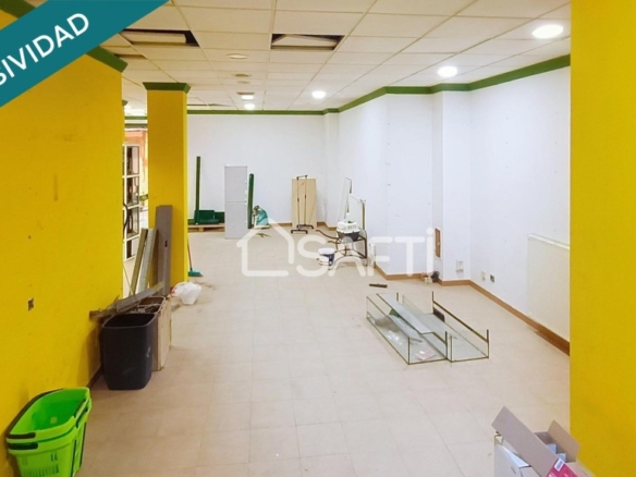 Imagen 1 de Local Comercial en el Centro de Sama.