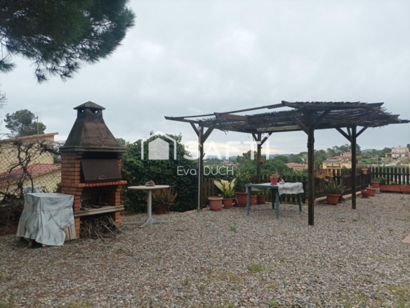 Imagen 2 de Casa unifamiliar con piscina en Montbarbat