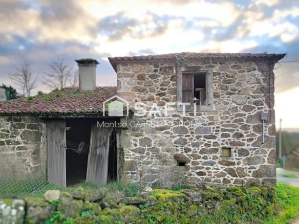 po-1251049-imagen - El Club del Propietario Imagen 1 de OPORTUNIDAD!!ESPECTACULAR ARBOLEDA DE 7.000 METROS CUADRADOS CON BONITA CASA DE PIEDRA PARA RESTAURAR