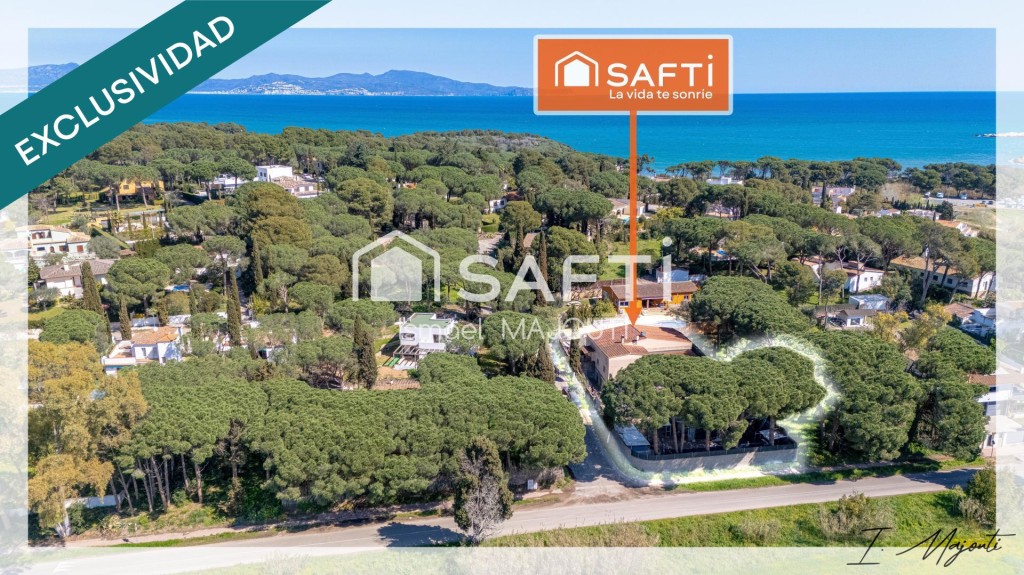 Imagen 1 de Casa Exclusiva a 400 Metros de las Playas de Sant Martí d’Empúries en la Costa Brava.