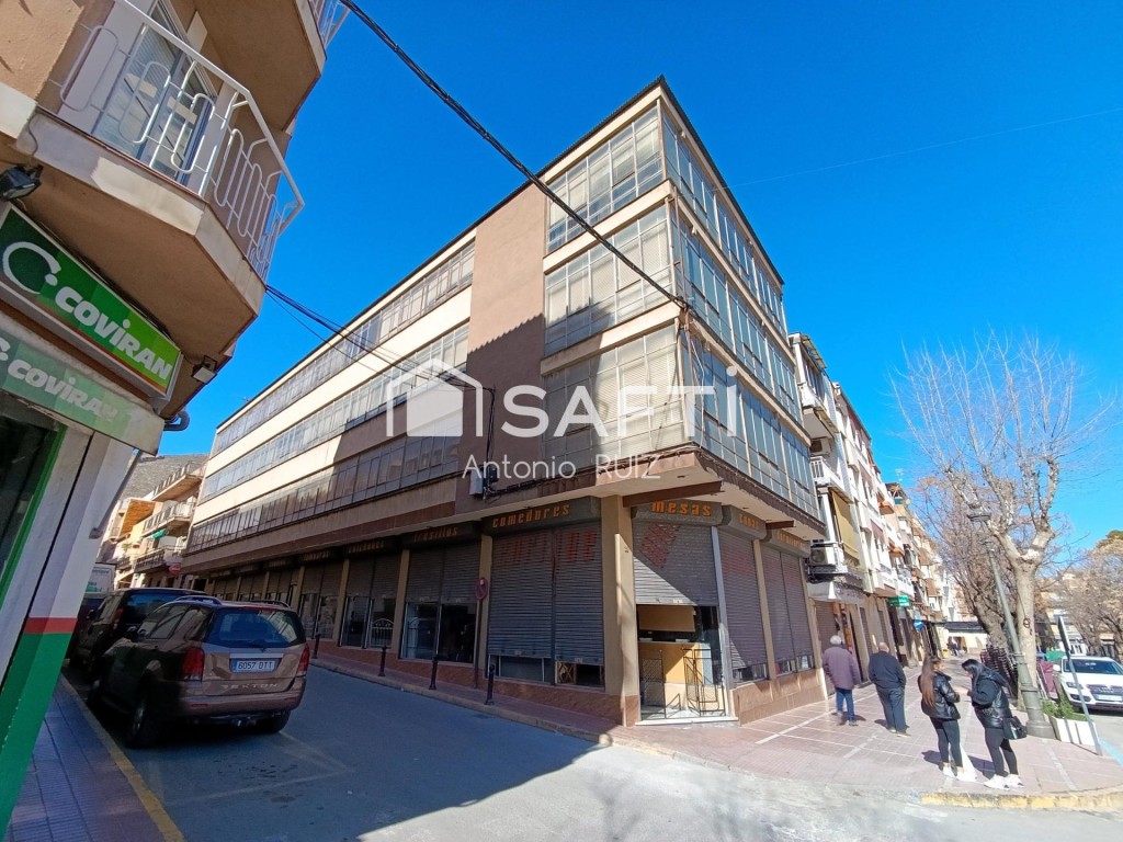 Imagen 1 de Edificio completo en venta en el centro de Jódar. Gran potencial y ubicación privilegiada. SIN COMISIÓN DE COMPRA