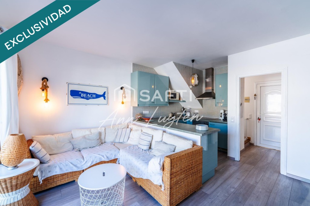 Imagen 1 de Casa al canal con amarre y garaje